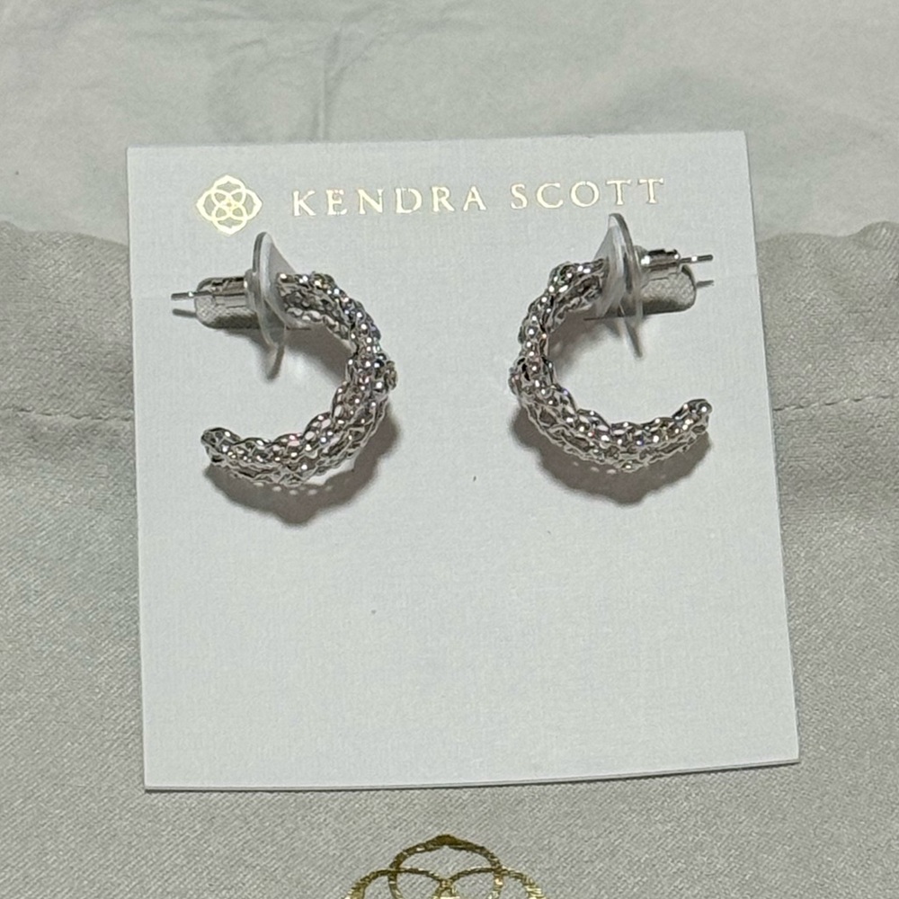 NWT Kendra Scott Krista Lace Silver Huggie Earrings - Picture 5 of 8